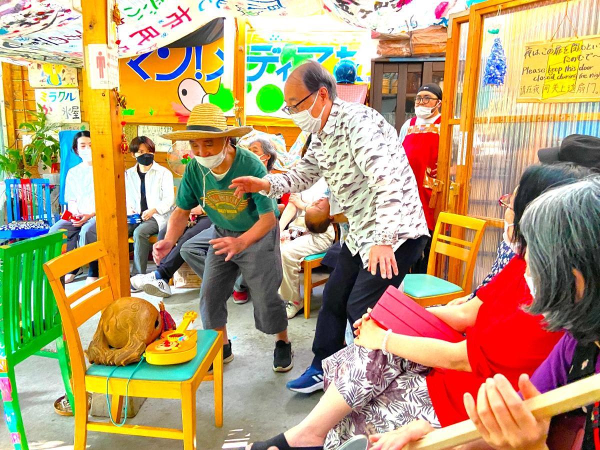 Kamagasaki University Of The Arts Cafe Garden Guest House Aka Cocoroom Osaka Ngoại thất bức ảnh