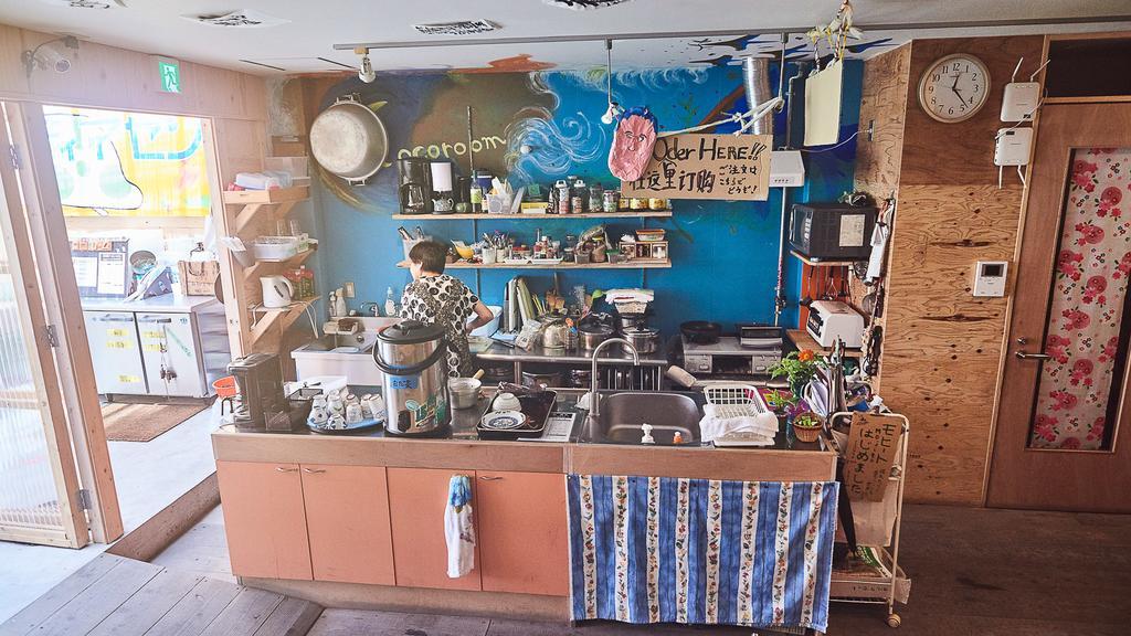 Kamagasaki University Of The Arts Cafe Garden Guest House Aka Cocoroom Osaka Ngoại thất bức ảnh